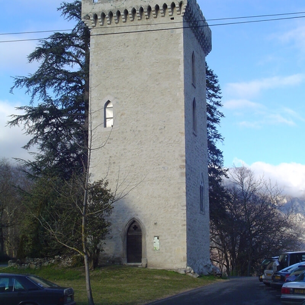 TOUR-DE-VIEUZAC